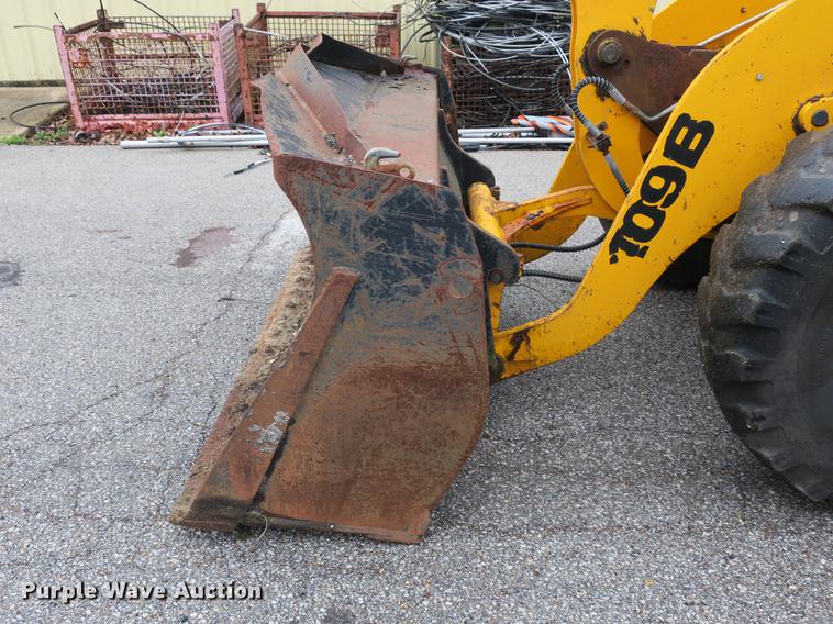 image for item DB8834 2000 JCB 409B wheel loader