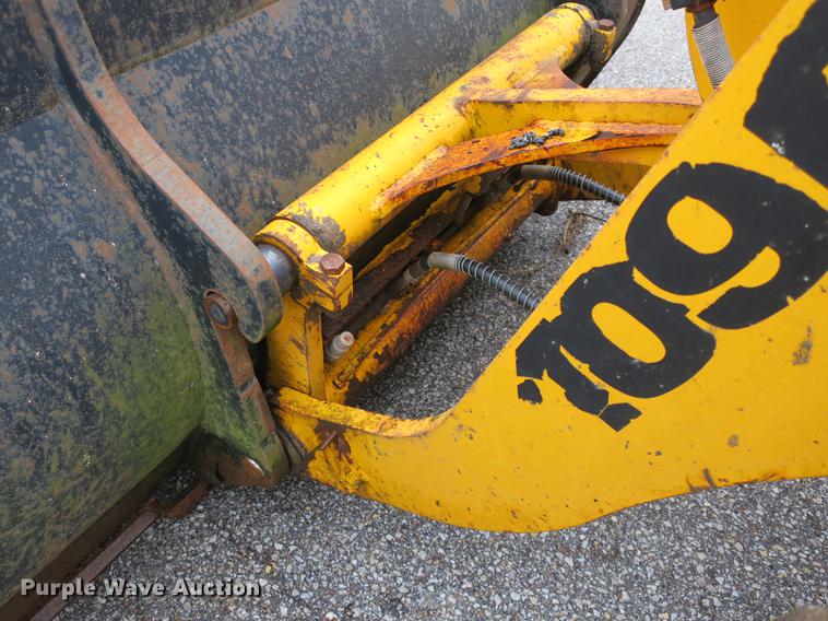 image for item DB8834 2000 JCB 409B wheel loader