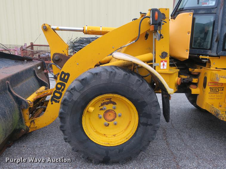 image for item DB8834 2000 JCB 409B wheel loader