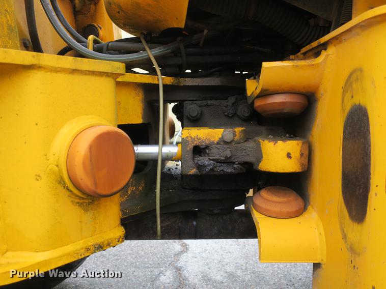 image for item DB8834 2000 JCB 409B wheel loader