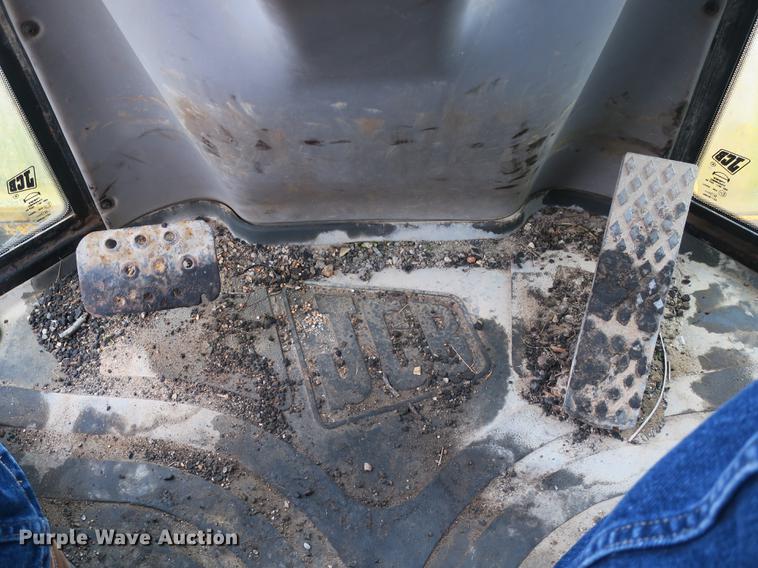 image for item DB8834 2000 JCB 409B wheel loader