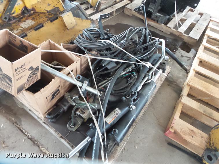 image for item DD2297 Tiger side boom mower parts