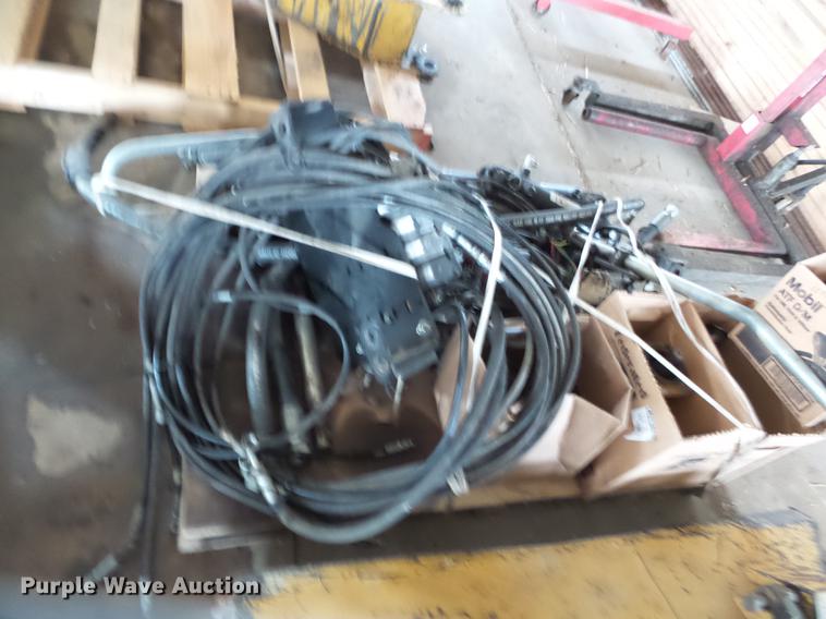 image for item DD2297 Tiger side boom mower parts