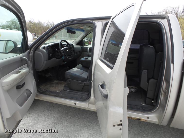 image for item DD2299 2009 Chevrolet Silverado 1500 Crew Cab pickup truck