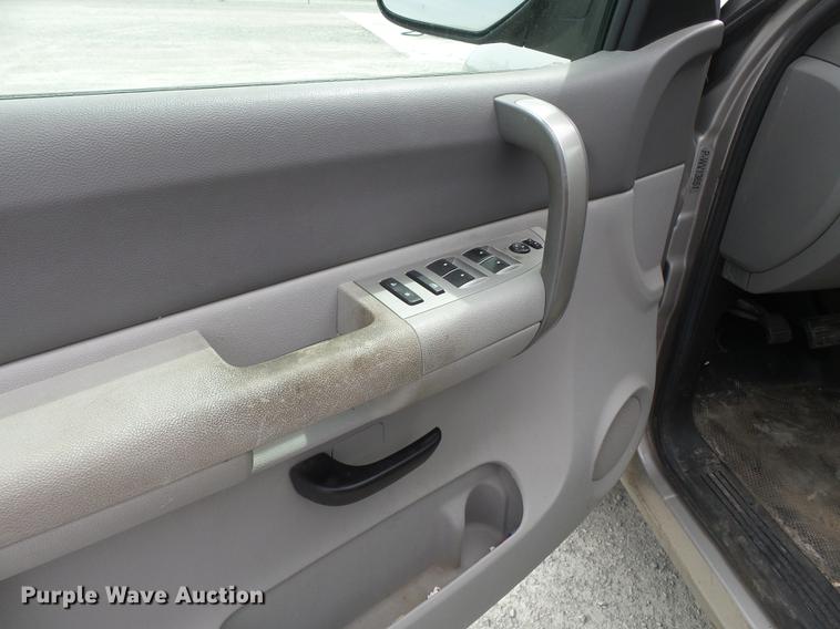 image for item DD2299 2009 Chevrolet Silverado 1500 Crew Cab pickup truck