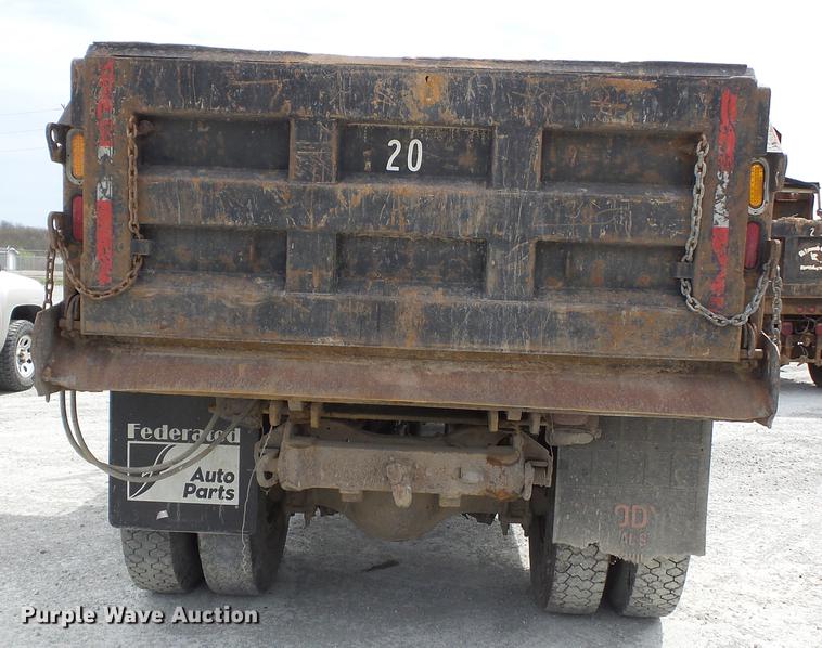 image for item DD2300 2001 Ford F750 Super Duty dump truck