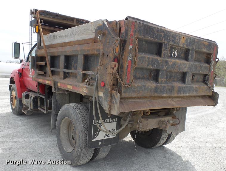 image for item DD2300 2001 Ford F750 Super Duty dump truck