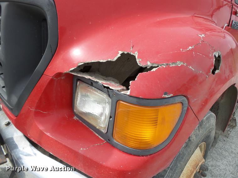 image for item DD2300 2001 Ford F750 Super Duty dump truck