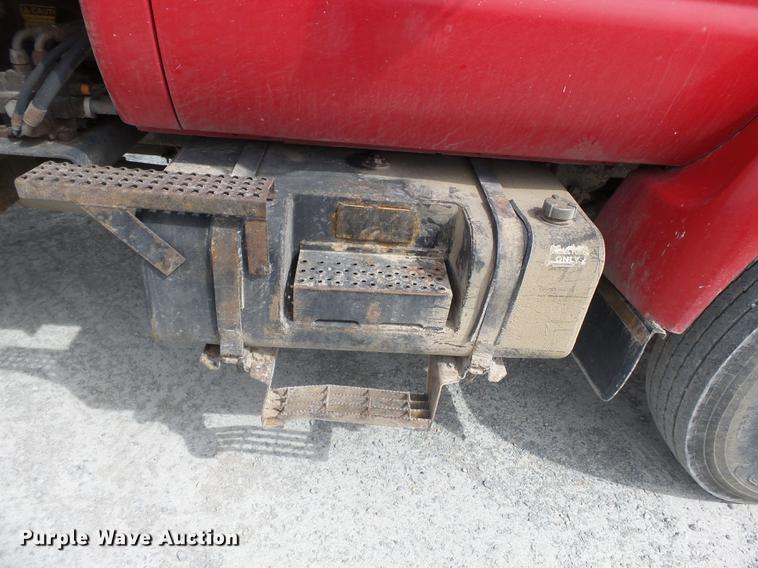 image for item DD2300 2001 Ford F750 Super Duty dump truck