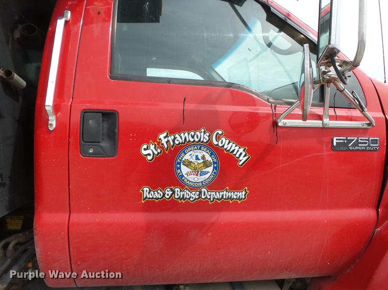 image for item DD2300 2001 Ford F750 Super Duty dump truck