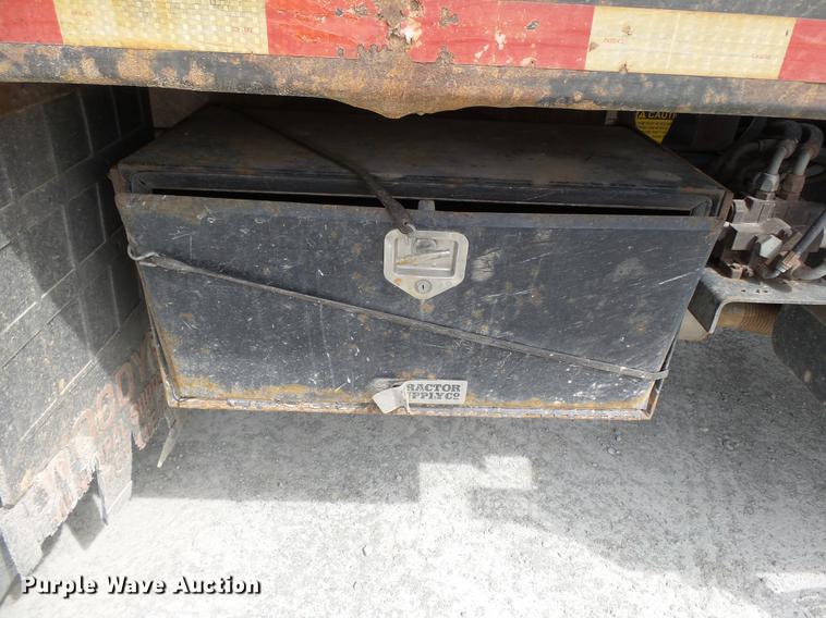 image for item DD2300 2001 Ford F750 Super Duty dump truck