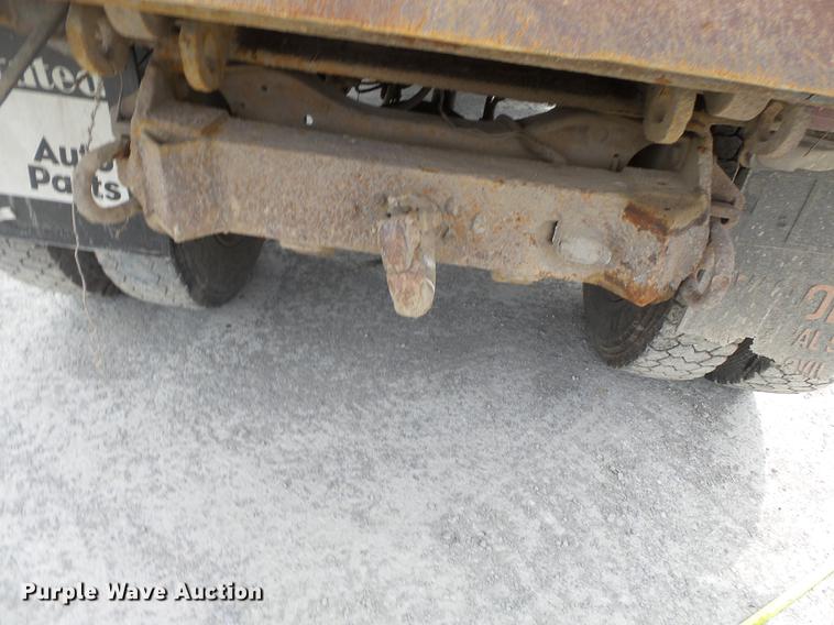 image for item DD2300 2001 Ford F750 Super Duty dump truck