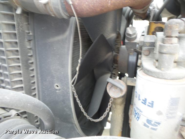 image for item DD2300 2001 Ford F750 Super Duty dump truck