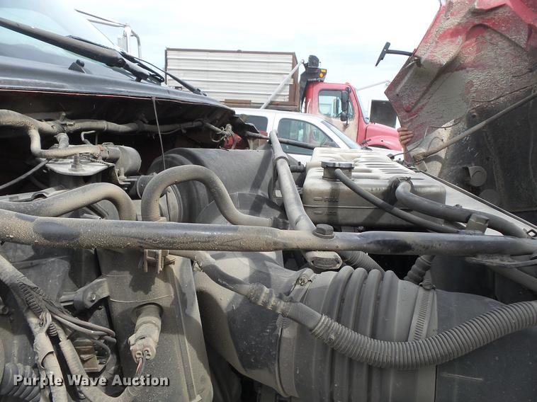 image for item DD2300 2001 Ford F750 Super Duty dump truck