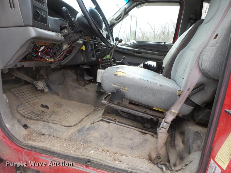 image for item DD2300 2001 Ford F750 Super Duty dump truck