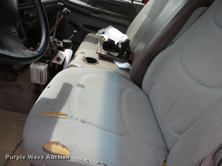 image for item DD2300 2001 Ford F750 Super Duty dump truck