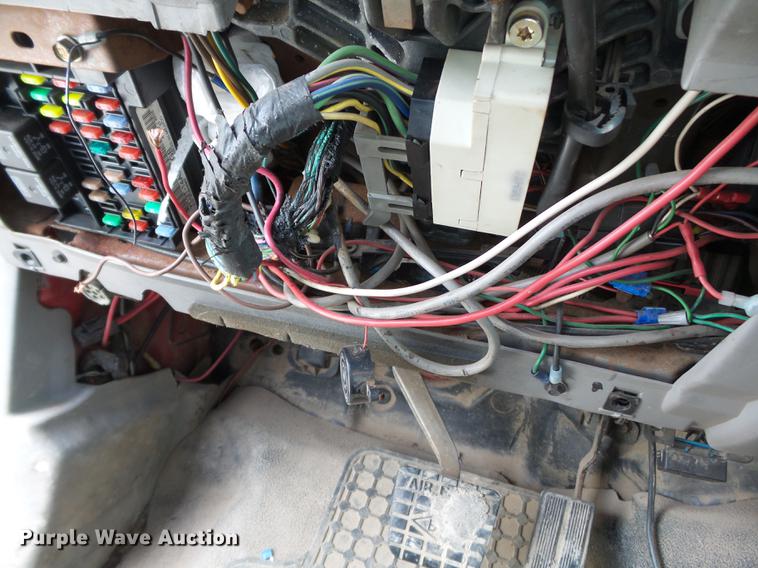 image for item DD2300 2001 Ford F750 Super Duty dump truck