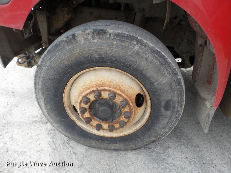 image for item DD2300 2001 Ford F750 Super Duty dump truck