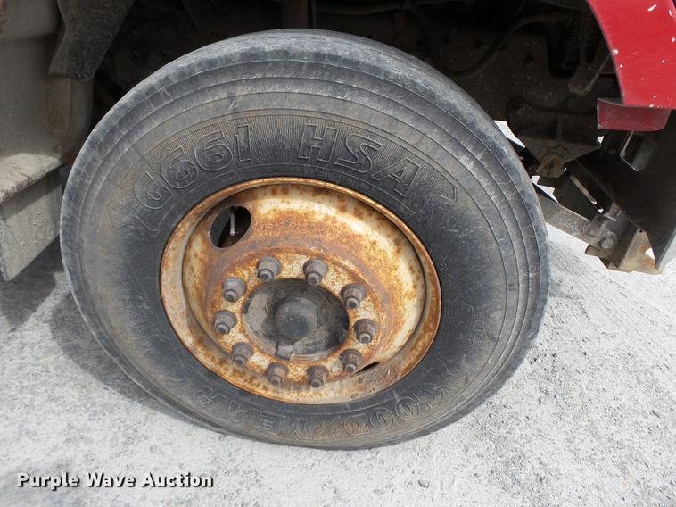 image for item DD2300 2001 Ford F750 Super Duty dump truck