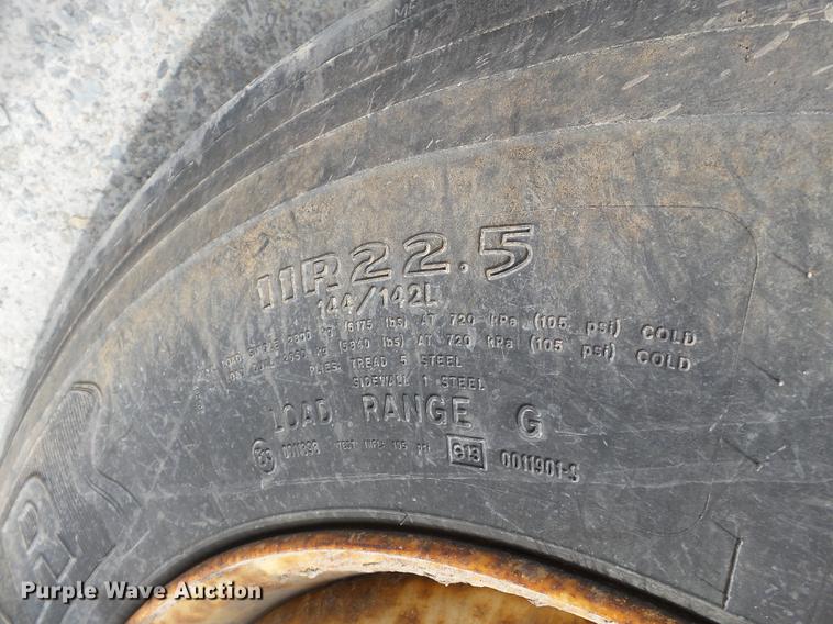 image for item DD2300 2001 Ford F750 Super Duty dump truck