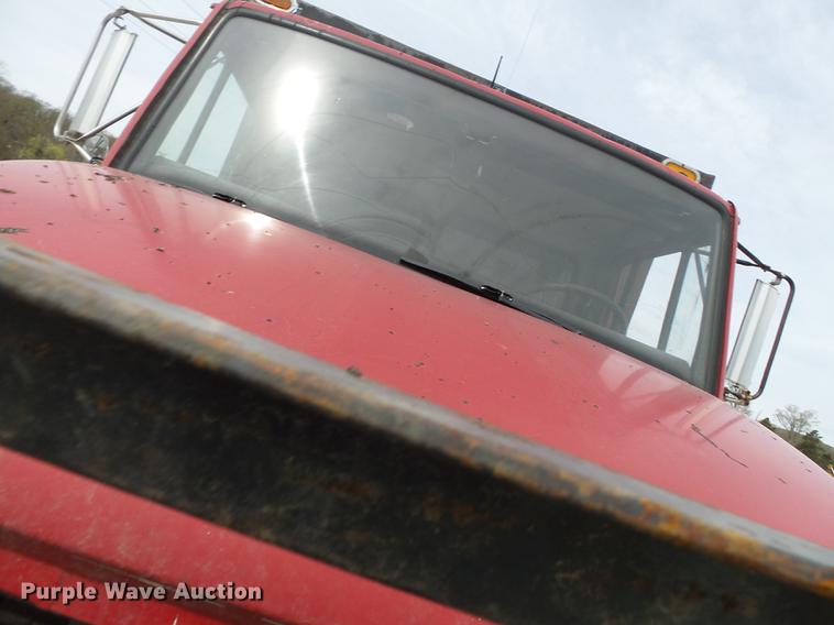 image for item DD2301 1998 Freightliner FL70 dump truck