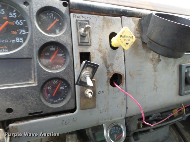 image for item DD2301 1998 Freightliner FL70 dump truck