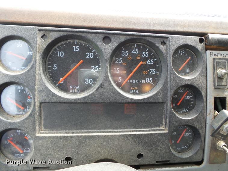 image for item DD2301 1998 Freightliner FL70 dump truck