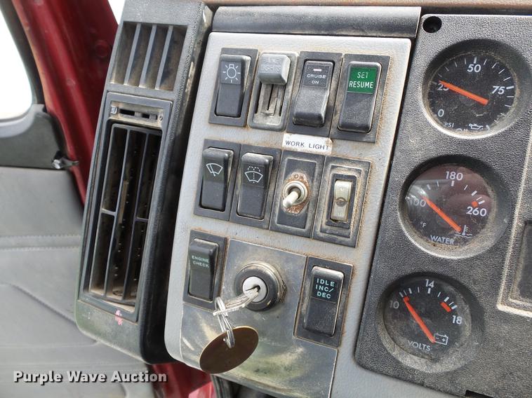 image for item DD2301 1998 Freightliner FL70 dump truck