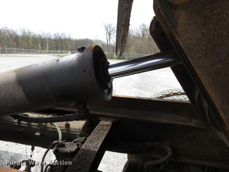 image for item DD2301 1998 Freightliner FL70 dump truck