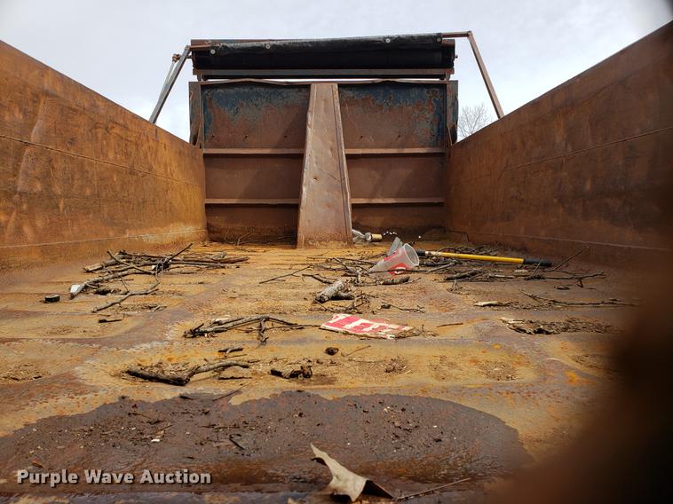 image for item DD4043 1994 Ford F900 dump truck