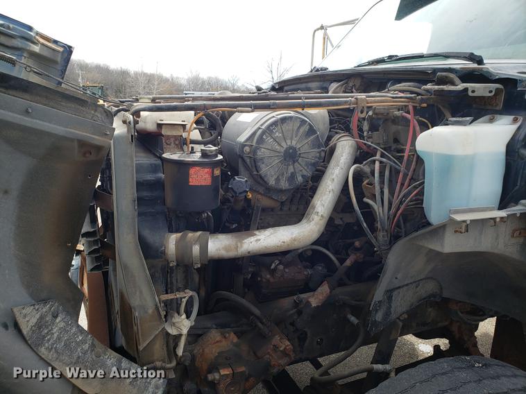 image for item DD4043 1994 Ford F900 dump truck