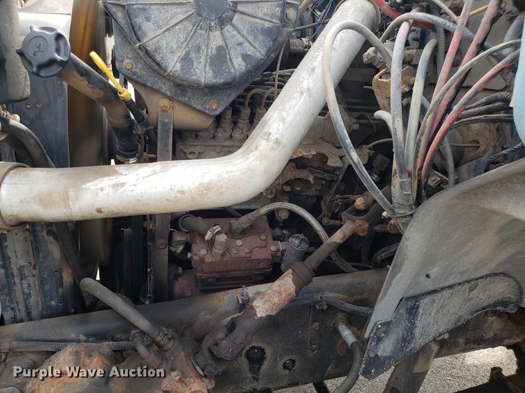 image for item DD4043 1994 Ford F900 dump truck