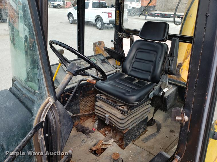 image for item DD4046 1991 John Deere 510C backhoe