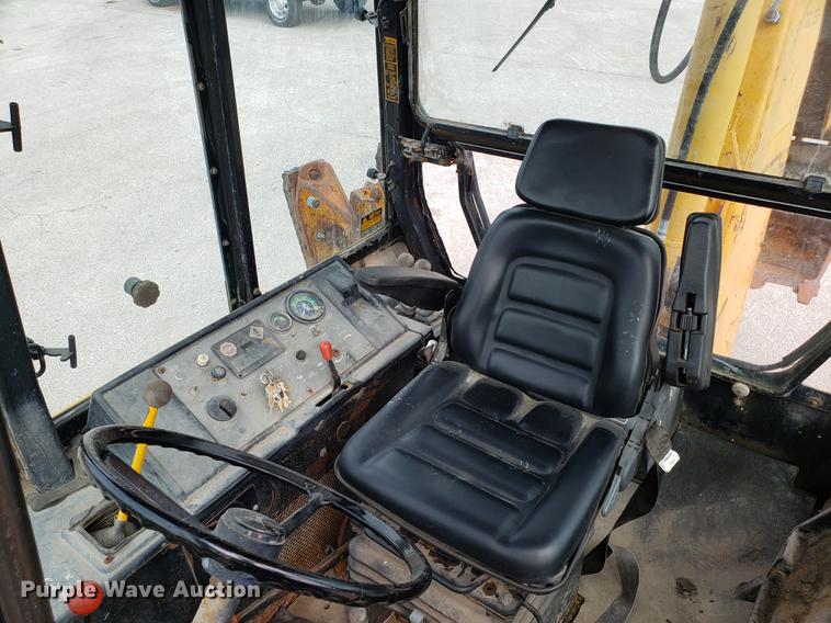 image for item DD4046 1991 John Deere 510C backhoe
