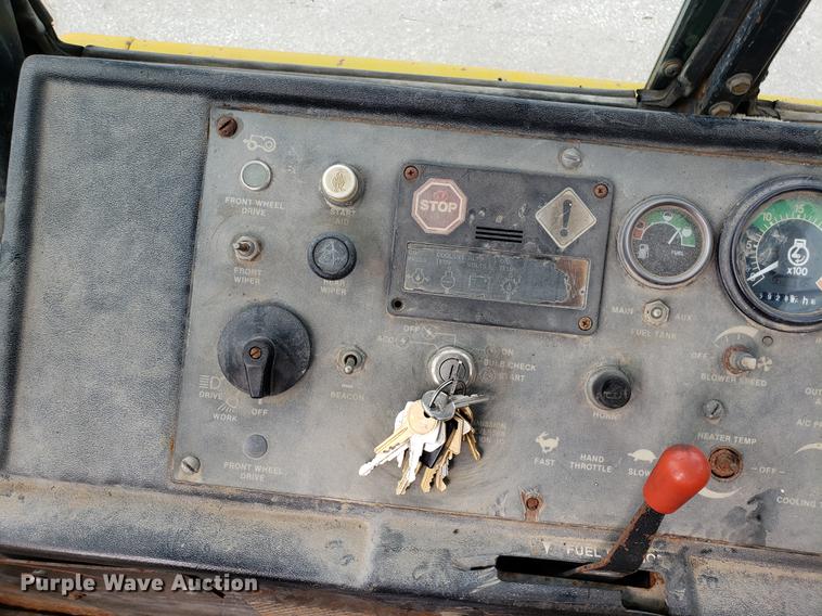 image for item DD4046 1991 John Deere 510C backhoe