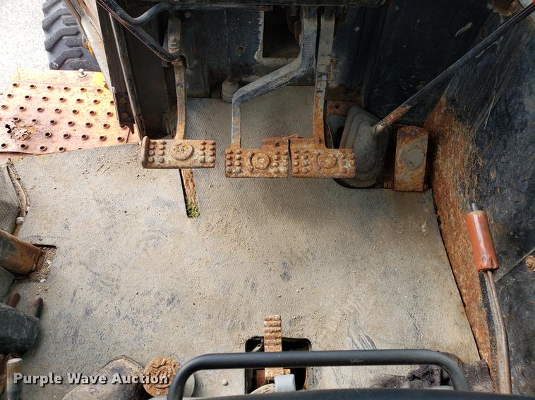 image for item DD4046 1991 John Deere 510C backhoe