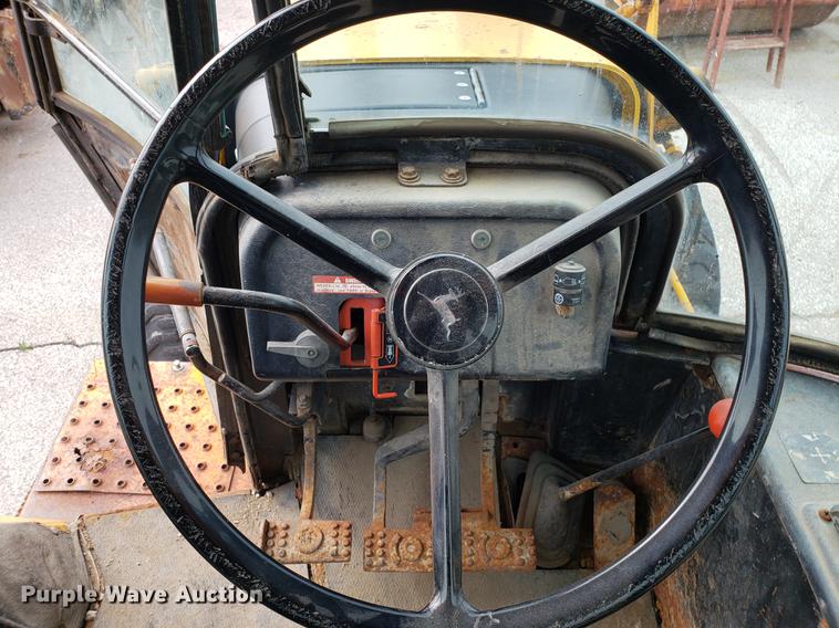 image for item DD4046 1991 John Deere 510C backhoe