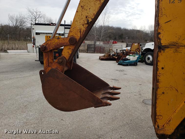 image for item DD4046 1991 John Deere 510C backhoe
