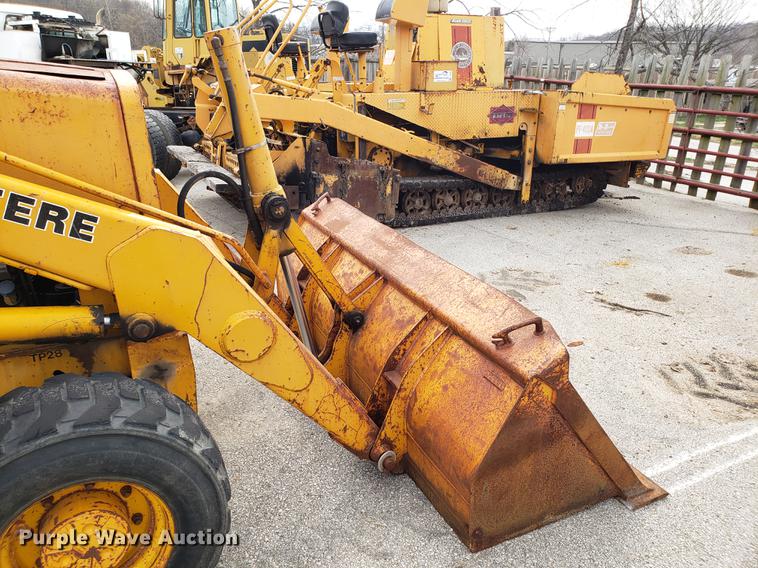 image for item DD4046 1991 John Deere 510C backhoe