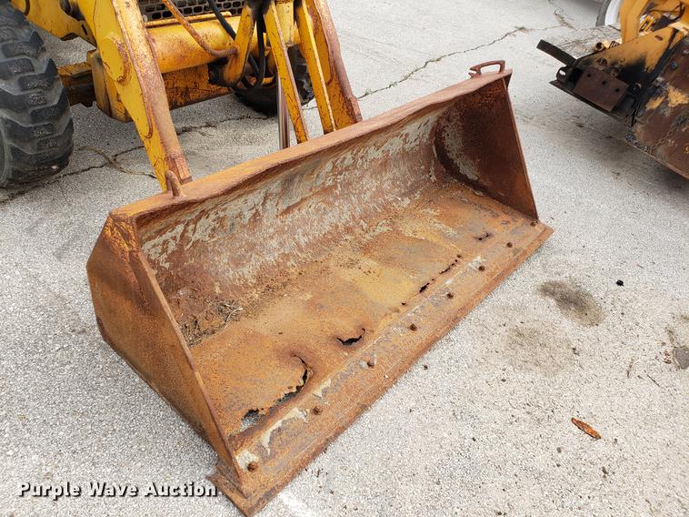 image for item DD4046 1991 John Deere 510C backhoe