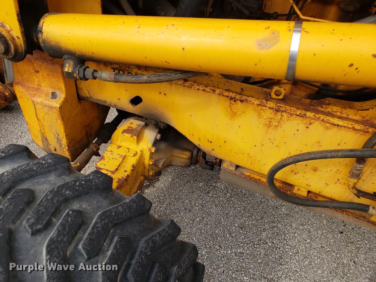 image for item DD4046 1991 John Deere 510C backhoe