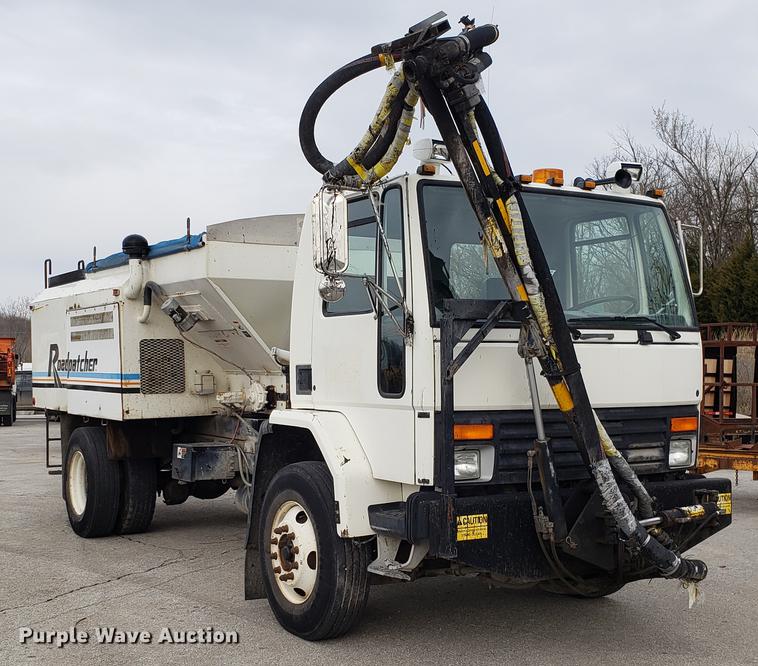 image for item DD4047 1997 Ford CF8000 pothole patcher truck