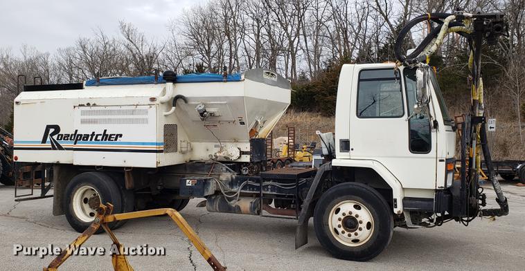 image for item DD4047 1997 Ford CF8000 pothole patcher truck