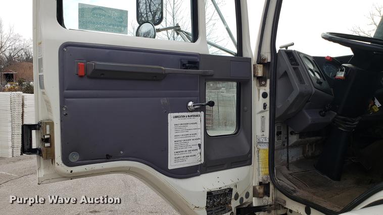 image for item DD4047 1997 Ford CF8000 pothole patcher truck