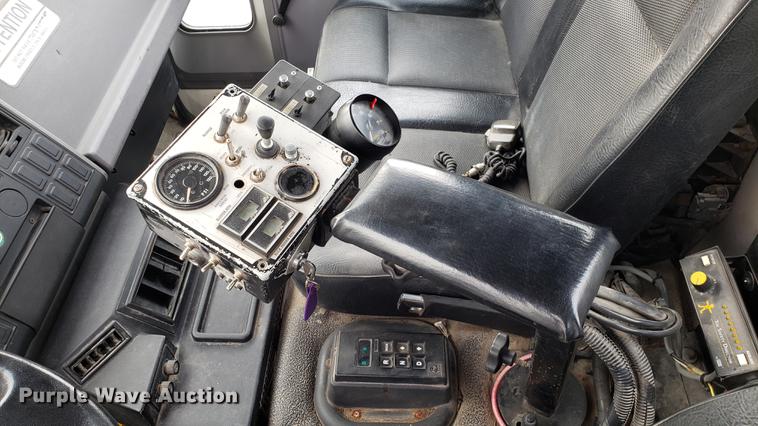 image for item DD4047 1997 Ford CF8000 pothole patcher truck