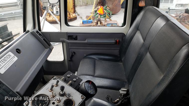 image for item DD4047 1997 Ford CF8000 pothole patcher truck