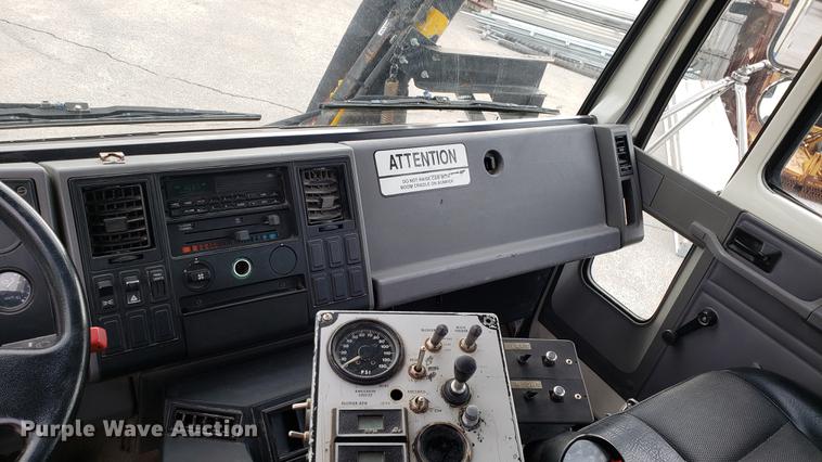 image for item DD4047 1997 Ford CF8000 pothole patcher truck