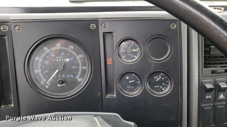 image for item DD4047 1997 Ford CF8000 pothole patcher truck