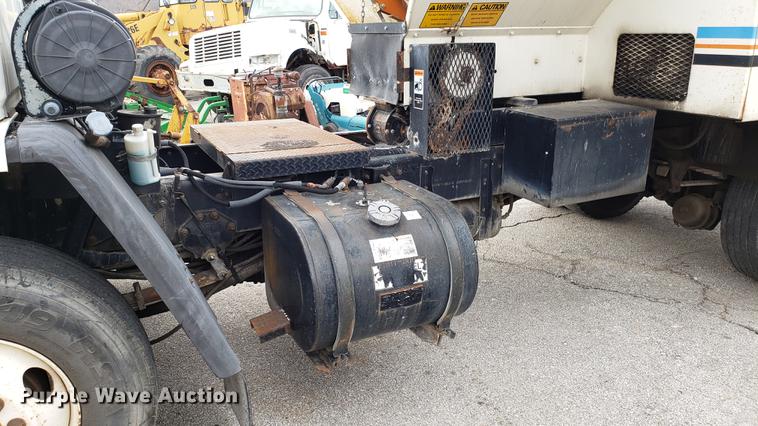 image for item DD4047 1997 Ford CF8000 pothole patcher truck
