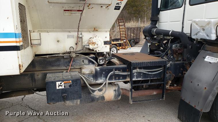 image for item DD4047 1997 Ford CF8000 pothole patcher truck